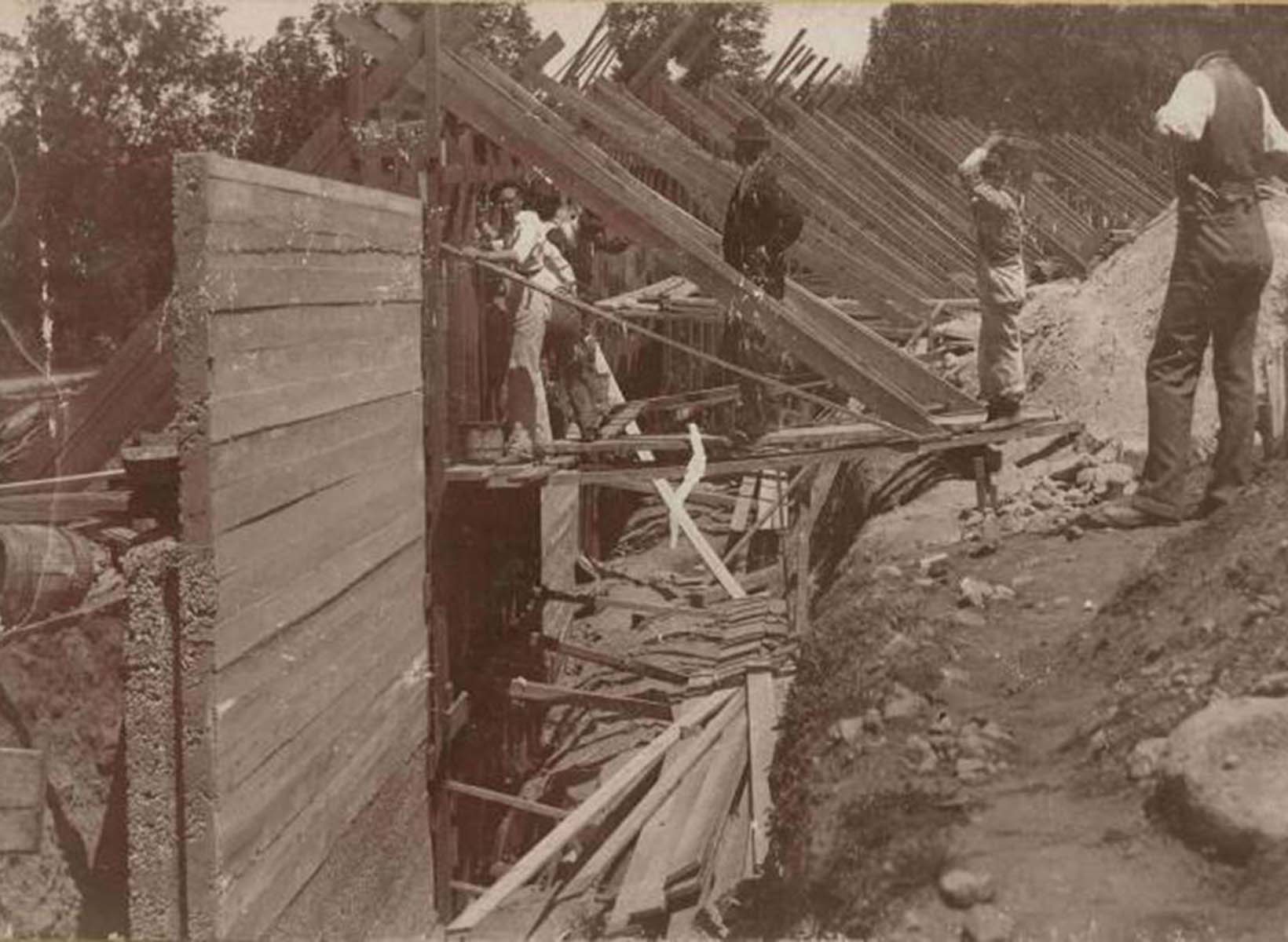 McLean Tunnel Construction